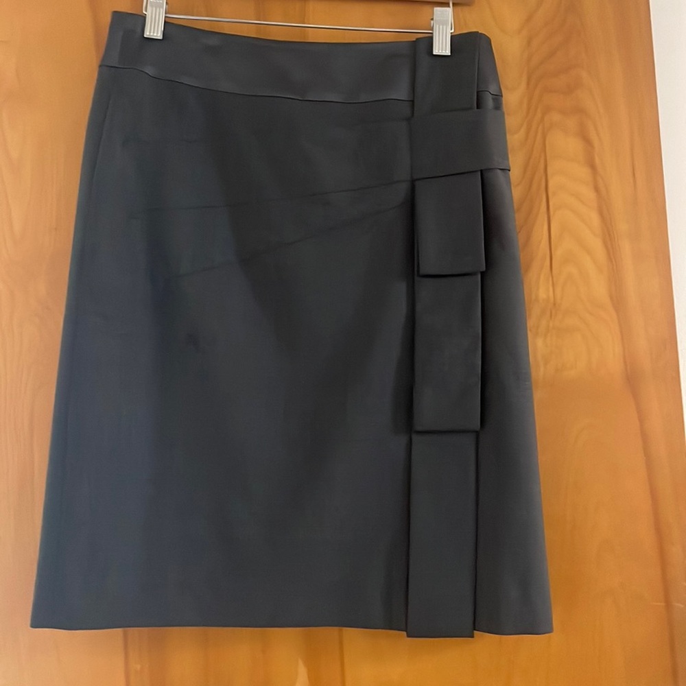 Jôn brand pencil skirt with flat pleats size 6